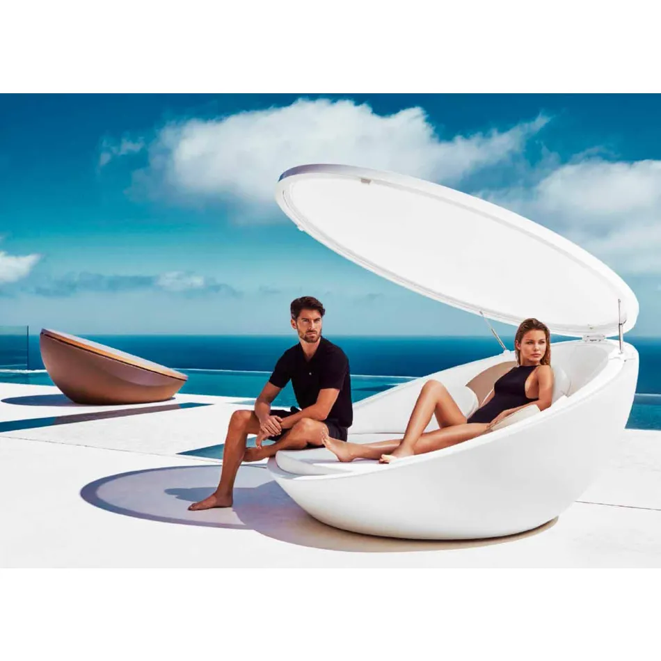 Modern design daybed Ulm by Vondom, in polyethylene resin Viadurini