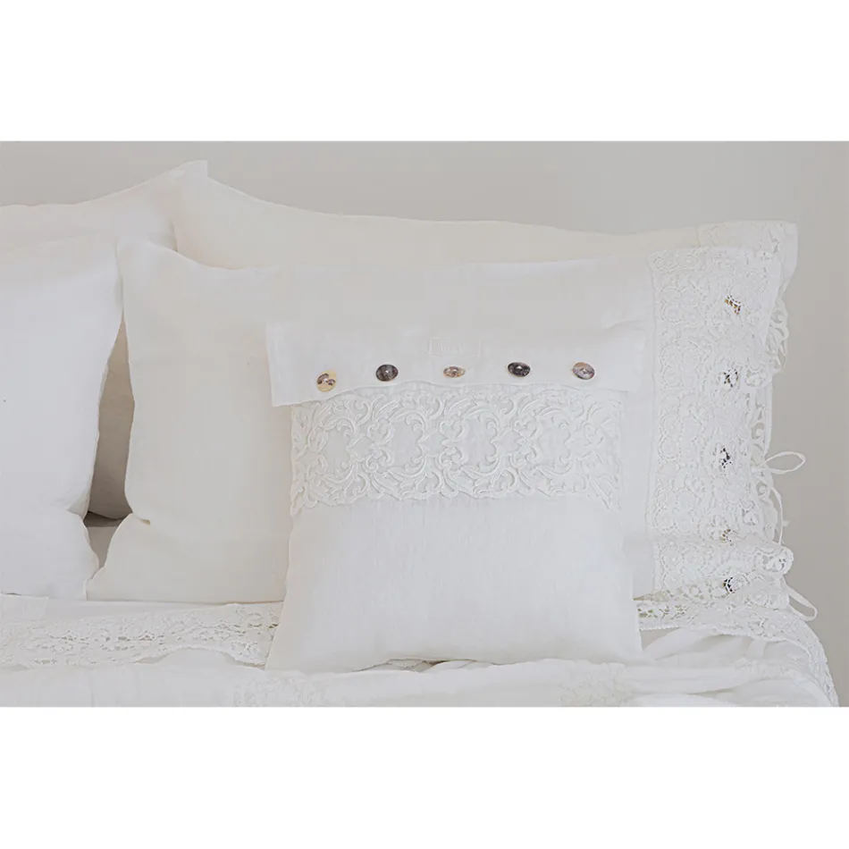White Square Cushion Cover with Italian Luxury Lace and Buttons - Logos Viadurini