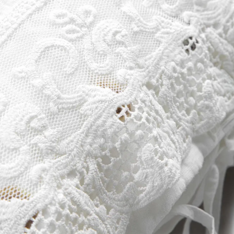 Linen Pillowcase with White Lace for Luxury Design Bed Made in Italy - Kiss Viadurini