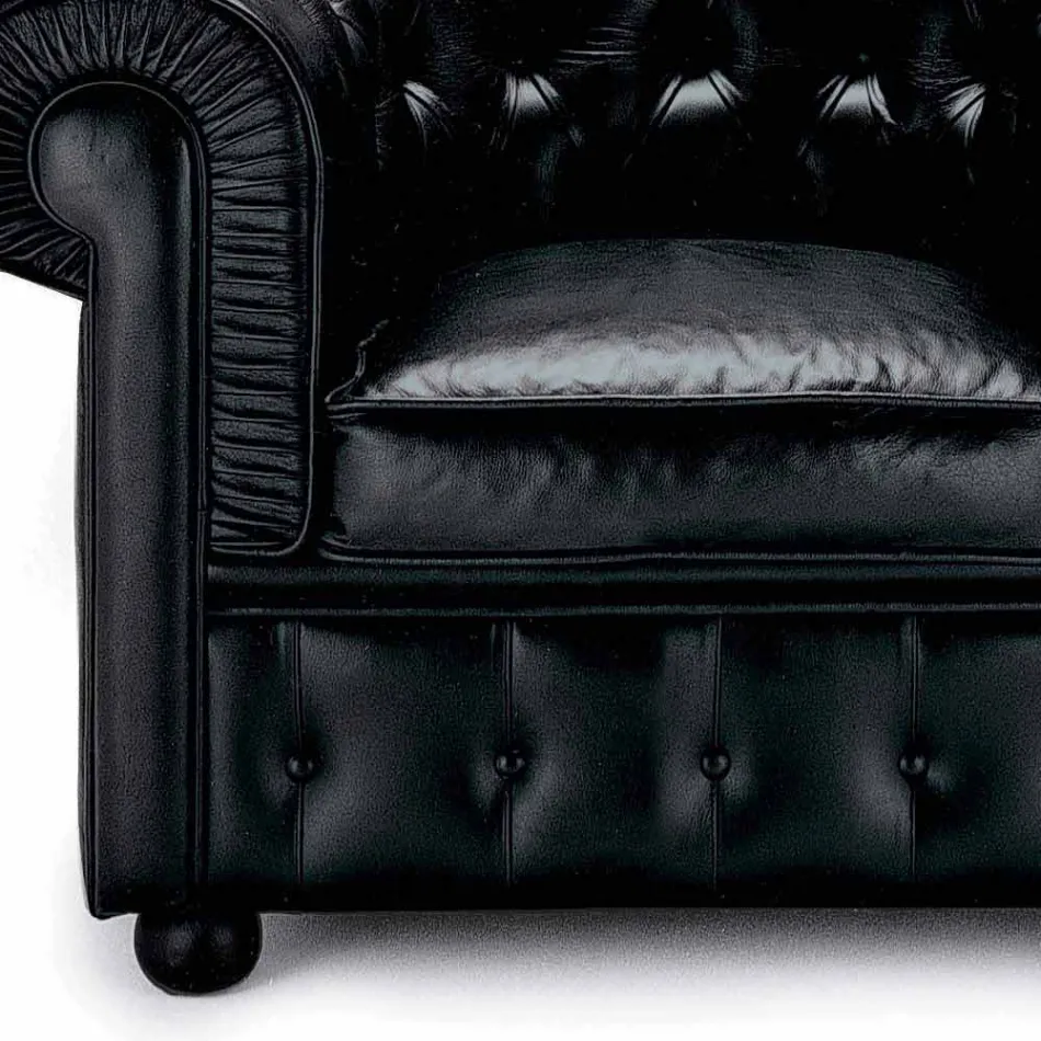 Classic Armchair Covered in Leather with Wooden Feet Made in Italy - Idra Viadurini