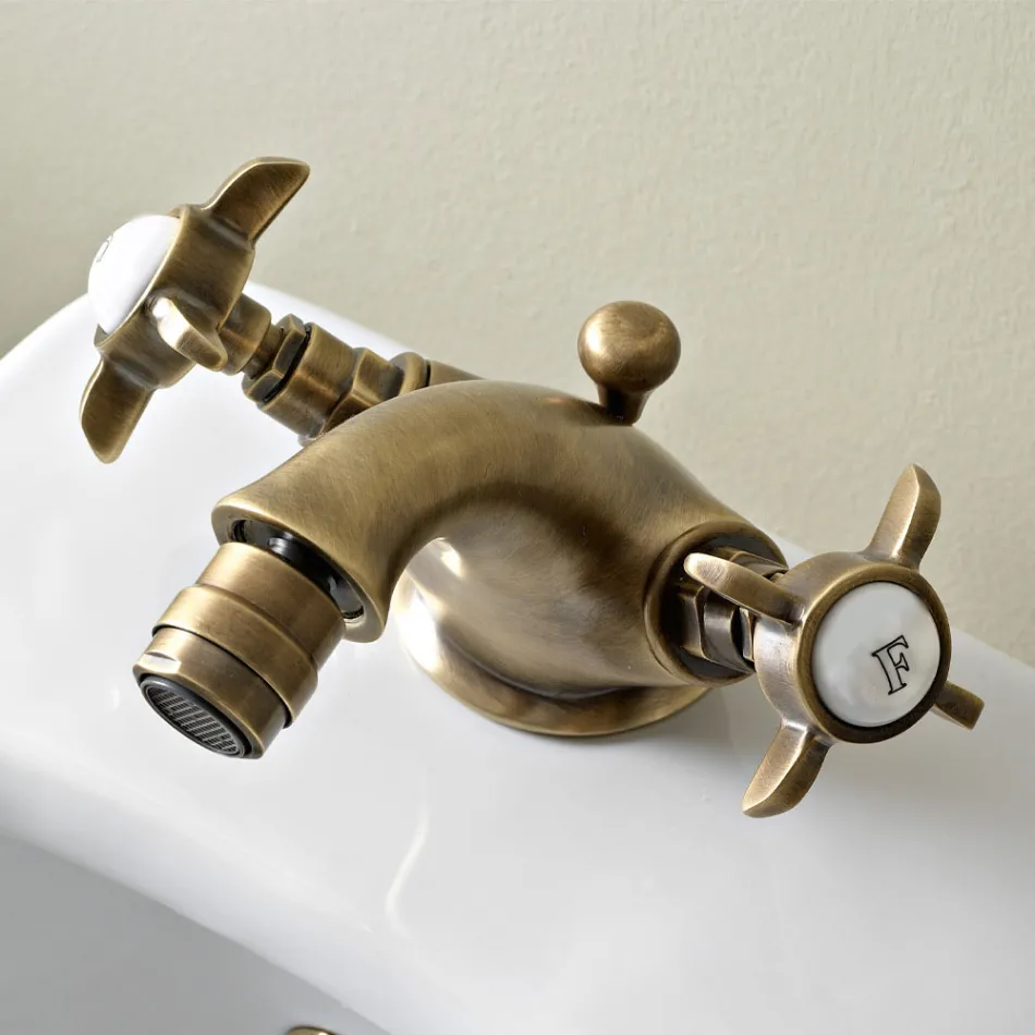 Single Hole Classic Bidet Tap in Brass and Butterfly Handles - Miriano Viadurini