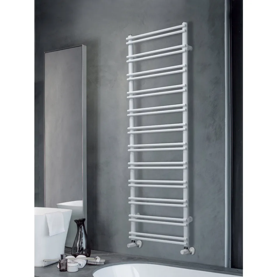Praline Carbon Steel Hydraulic Towel Warmer Viadurini
