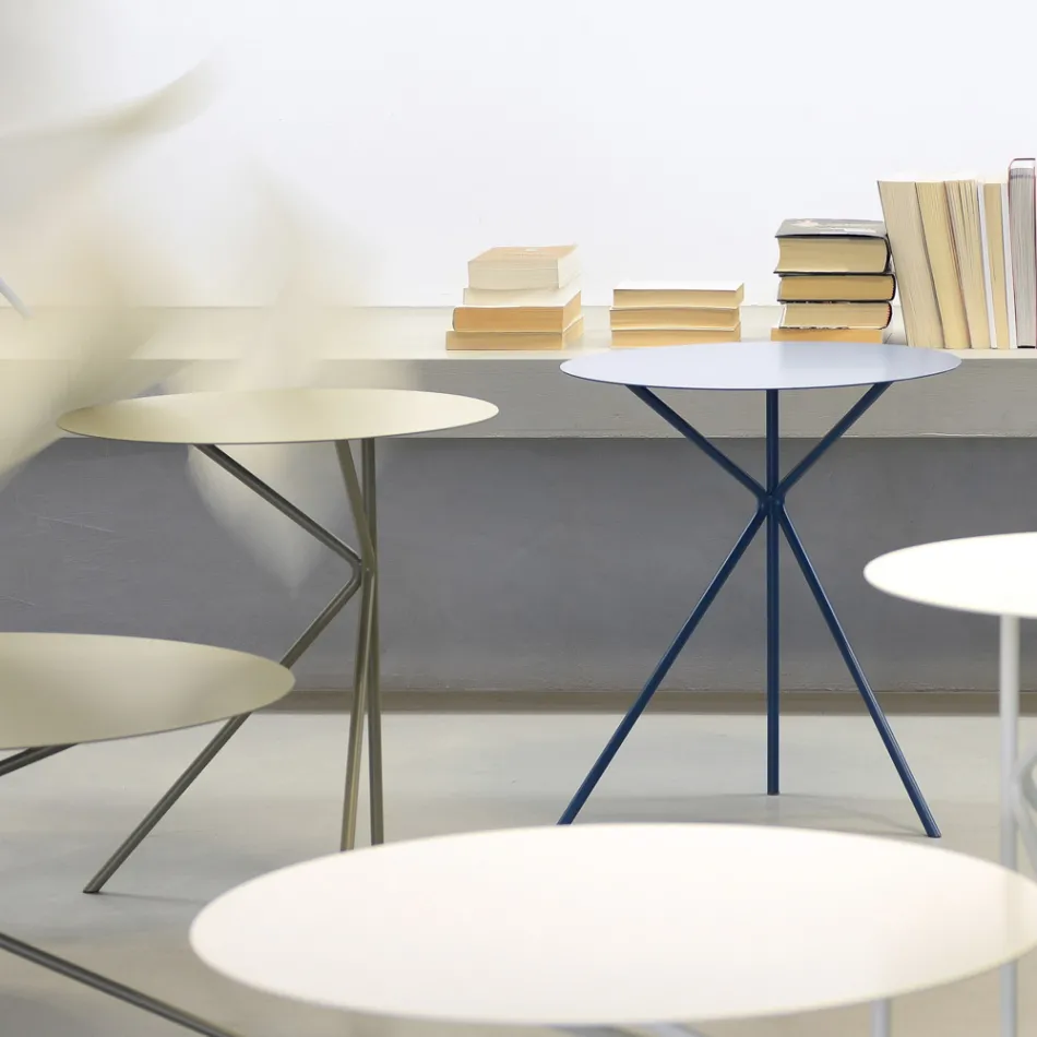 Round Metal Coffee Table, Design in Various Colors and 2 Sizes - Olesya Viadurini