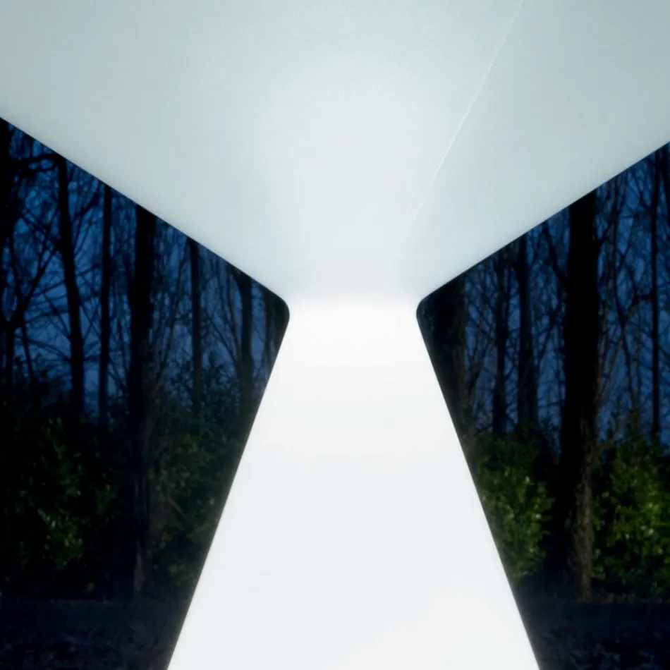 Bright Coffee Table with White Polyethylene Cover - Acute Viadurini