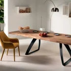 Extensible oak veneered table and black metal Travis Viadurini