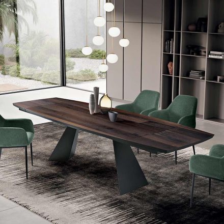 Extendable Table in Oak Veneer and Painted Metal Base - Milo Viadurini