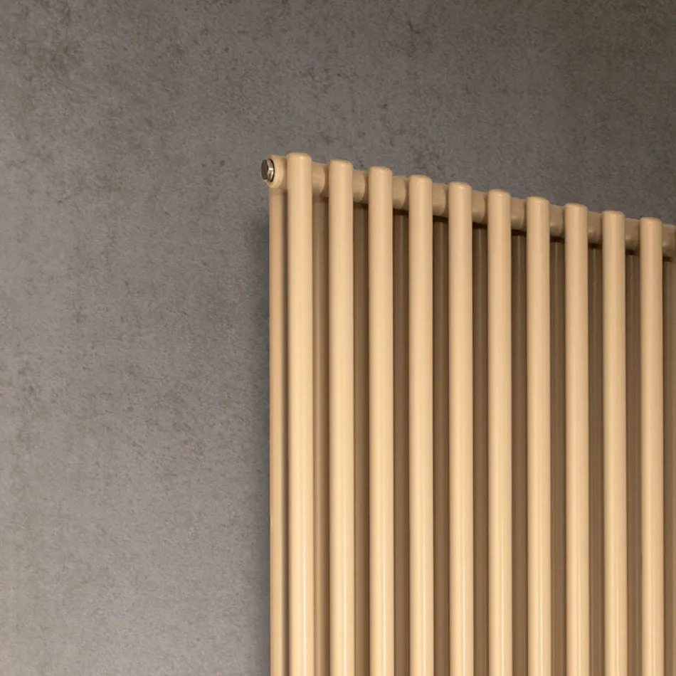 Radiator with Carbon Steel Hydraulic System Made in Italy - Crema Viadurini