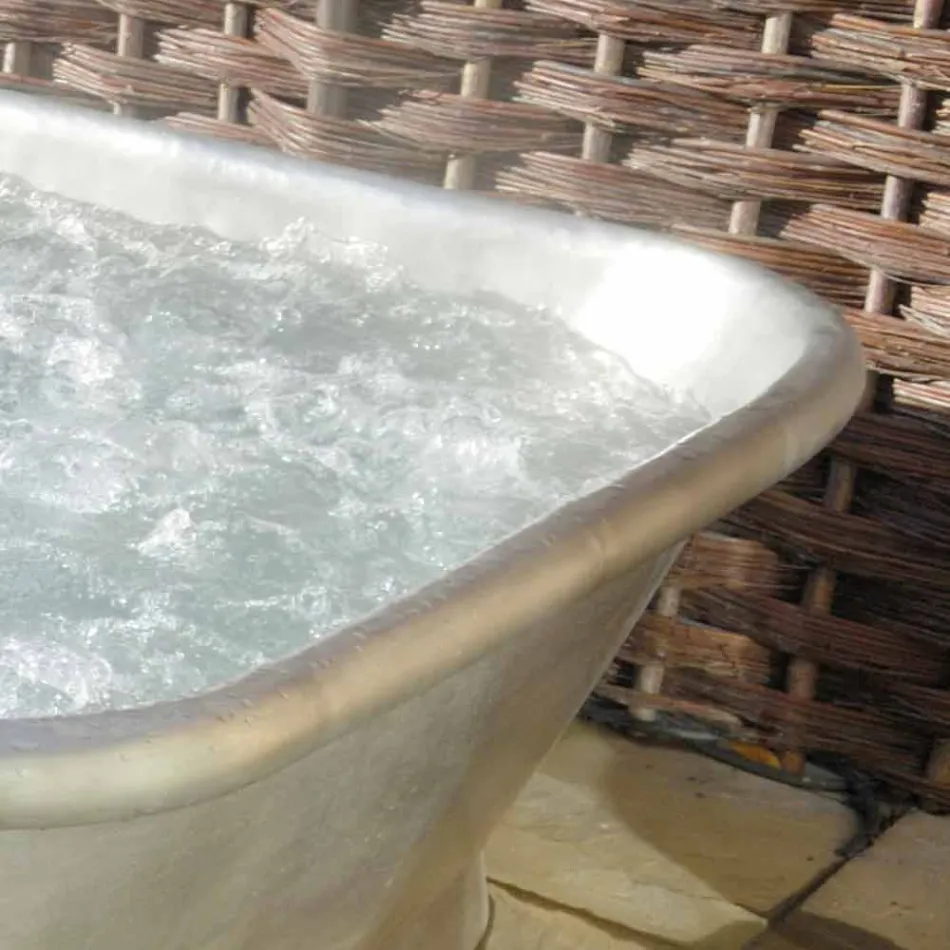 Bathtub freestanding copper coated white iron Annie Viadurini