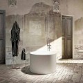 Round design freestanding bathtub produced 100 % in Italy, Cremona